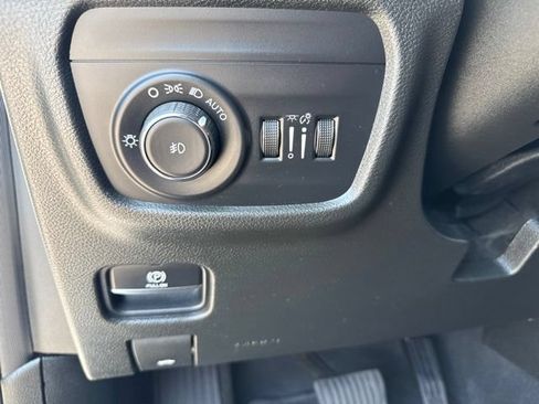Used 2022 Jeep Grand Cherokee L Limited AWD/4WD image 19
