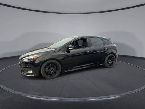 Certified 2018 Ford Focus ST w/ Equipment Group 402A FWD image 4