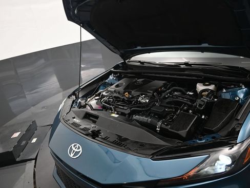 Used 2025 Toyota Camry SE FWD image 13