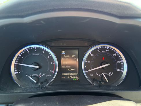 Used 2018 Toyota Highlander XLE image 23