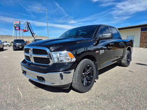 Used 2022 RAM 1500 Classic SLT w/ Protection Group AWD/4WD image 9
