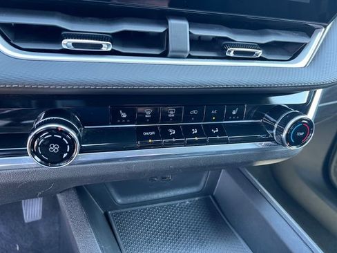 Certified 2025 Chevrolet Equinox LT w/ Safety and Technology Package FWD image 31