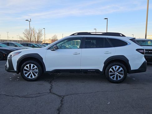 Used 2025 Subaru Outback Premium image 10