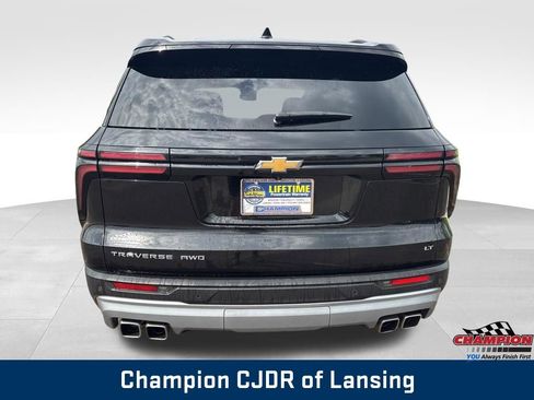 Used 2024 Chevrolet Traverse LT AWD/4WD image 7
