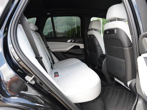 Used 2024 BMW X5 sDrive40i w/ Premium Package RWD image 21