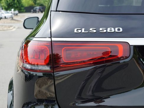 Certified 2023 Mercedes-Benz GLS 580 4MATIC image 18