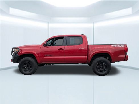 Used 2017 Toyota Tacoma SR5 image 2