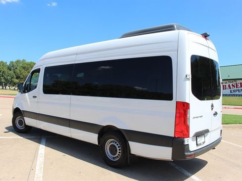 Used 2025 Mercedes-Benz Sprinter 2500 image 2