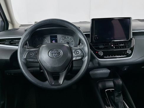 Used 2025 Toyota Corolla LE image 17