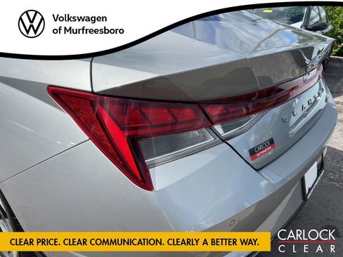 Used 2023 Hyundai Elantra Limited image 13