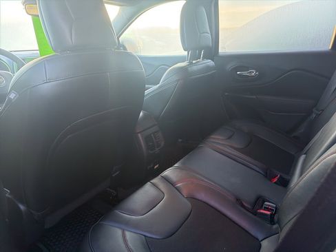 Used 2022 Jeep Cherokee Trailhawk w/ Technology Group B image 10