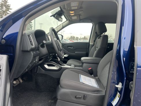 Used 2022 Nissan Frontier SV w/ Technology Package image 14