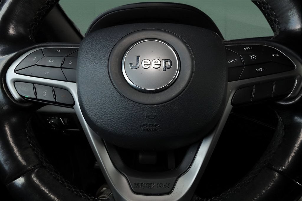 Used 2020 Jeep Grand Cherokee Overland AWD/4WD image 35