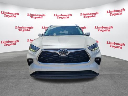 Used 2021 Toyota Highlander Limited FWD image 22