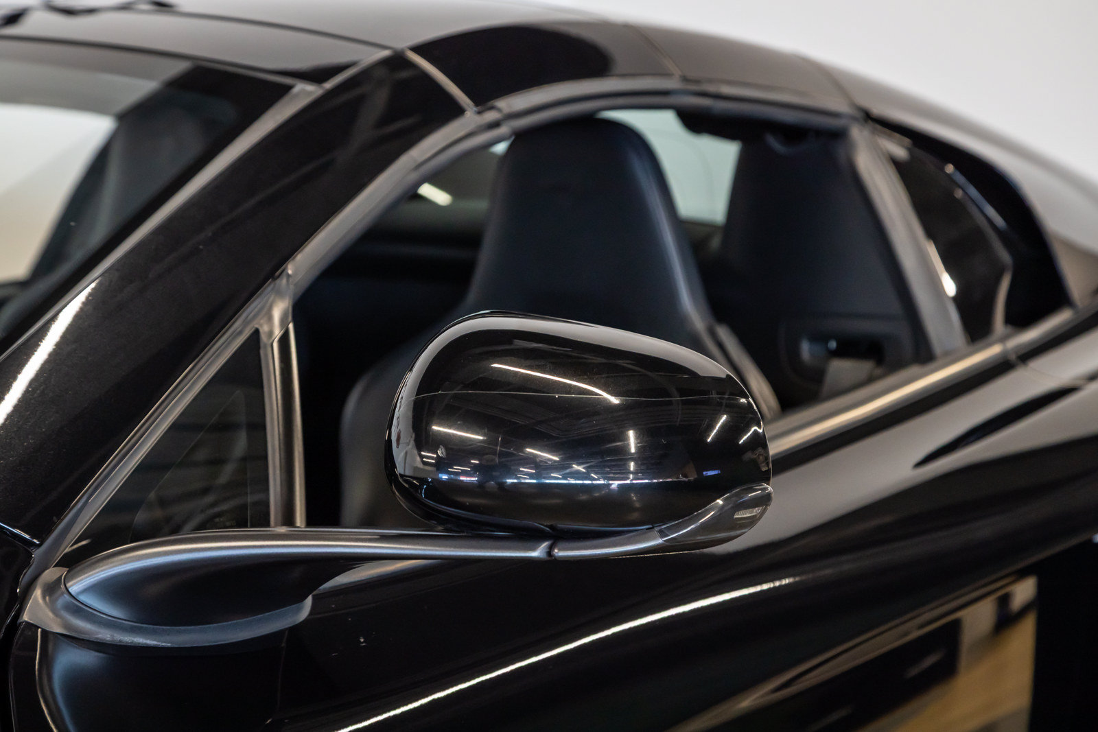 Used 2013 McLaren MP4-12C Spider RWD image 27