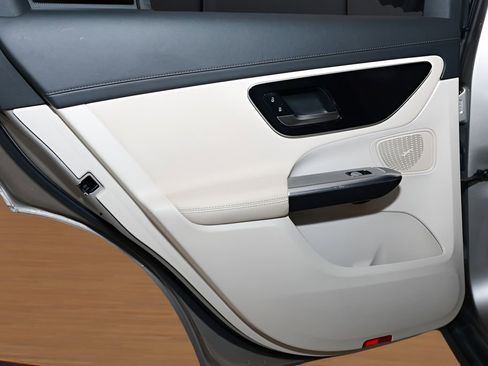 Used 2023 Mercedes-Benz GLC 300 image 15