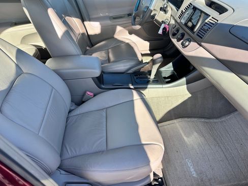 Used 2003 Toyota Camry XLE FWD image 9