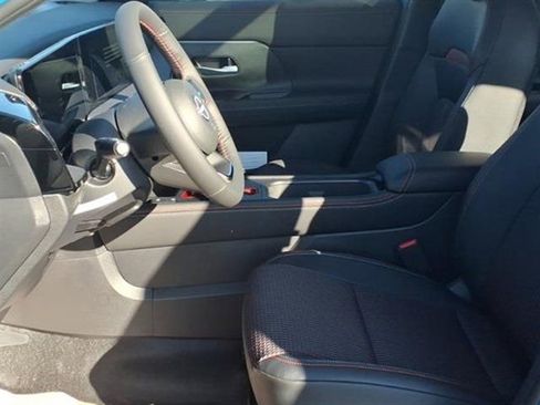 New 2026 Nissan Kicks SR w/ SR Premium Package image 27