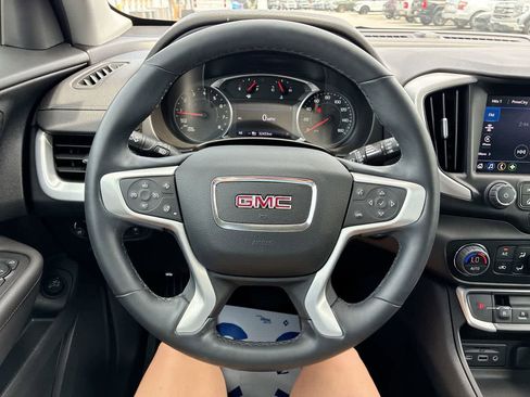 Used 2023 GMC Terrain SLT image 11