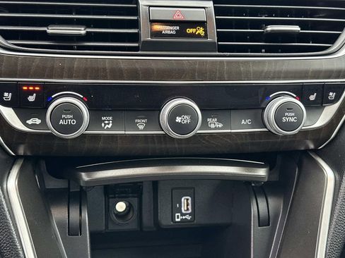Used 2019 Honda Accord Touring image 13