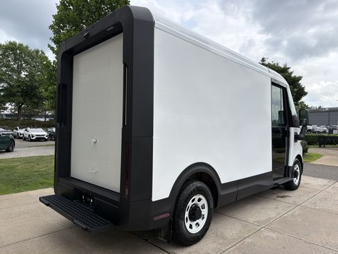 Used 2024 Chevrolet Brightdrop 400 w/ Commercial Equipment Package AWD/4WD image 4