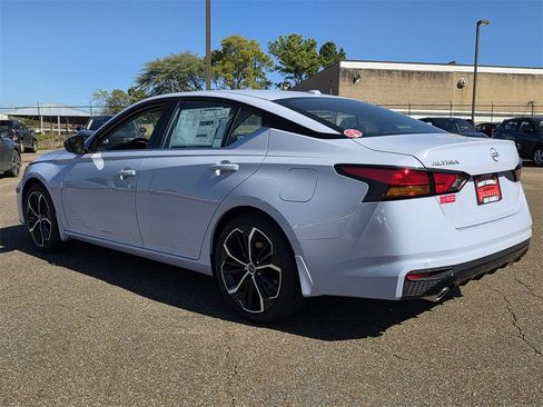 New 2025 Nissan Altima 2.5 SR w/ SR Premium Package image 5