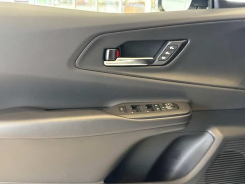 New 2026 Toyota Prius Plug-In Hybrid FWD image 19