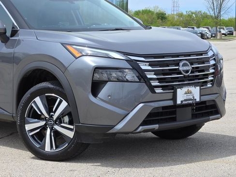 Used 2026 Nissan Rogue SL AWD/4WD image 2