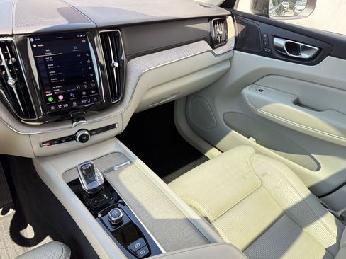 Used 2022 Volvo XC60 B5 Inscription w/ Climate Package image 26