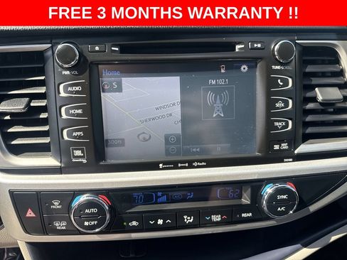 Used 2017 Toyota Highlander Limited w/ Carpet Mat Package AWD/4WD image 17
