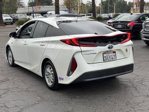 Used 2019 Toyota Prius Prime Premium image 4