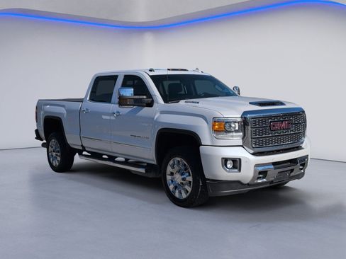 Used 2019 GMC Sierra 2500 Denali w/ Duramax Plus Package image 6