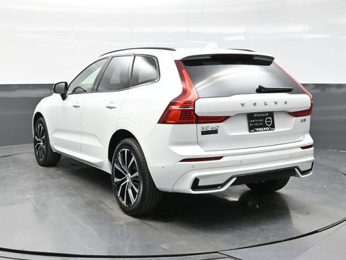 Used 2025 Volvo XC60 B5 Plus AWD/4WD image 5