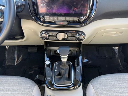 Used 2025 Kia Soul EX image 11