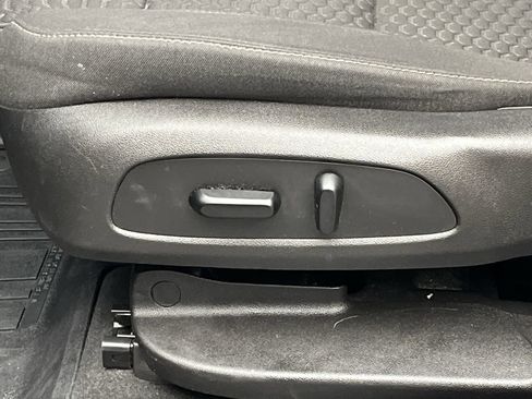 Used 2019 GMC Acadia SLE w/ Driver Alert Package I image 9