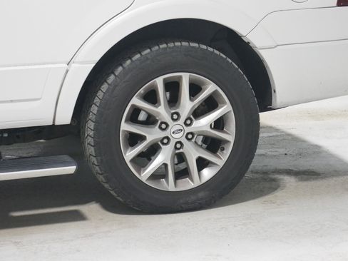 Used 2017 Ford Expedition Limited w/ Equipment Group 301A image 29