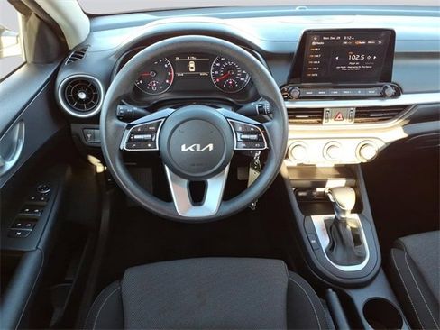 Used 2024 Kia Forte LXS image 5