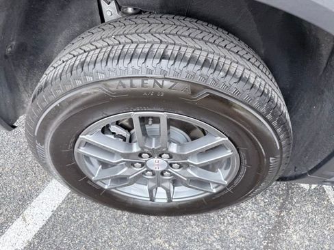 Certified 2025 GMC Acadia Elevation FWD image 23