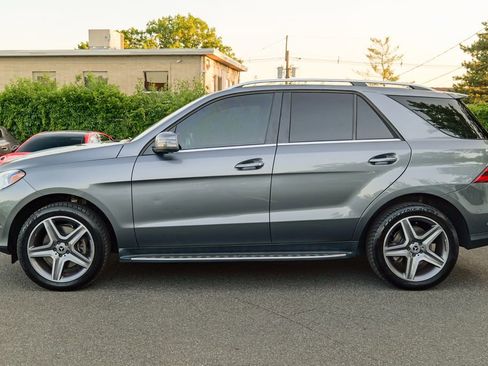 Used 2019 Mercedes-Benz GLE 400 4MATIC image 4