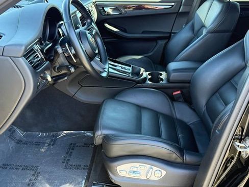 Used 2022 Porsche Macan image 21