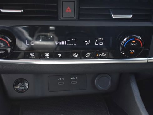 Used 2024 Nissan Rogue SV FWD image 26
