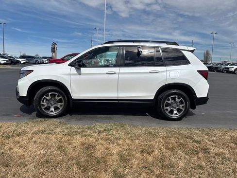 Used 2023 Honda Passport TrailSport image 6