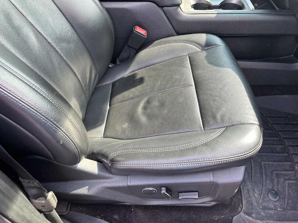 Used 2019 Ford Expedition XLT w/ Equipment Group 202A AWD/4WD image 39