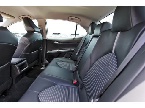 Used 2022 Toyota Camry SE w/ Convenience Package FWD image 30