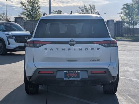 New 2026 Nissan Pathfinder Platinum FWD image 5