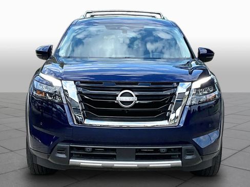 Used 2025 Nissan Pathfinder Platinum w/ Cargo Package AWD/4WD image 4