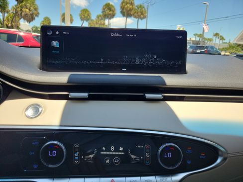 Used 2023 Genesis GV70 2.5T w/ Select Package AWD/4WD image 23