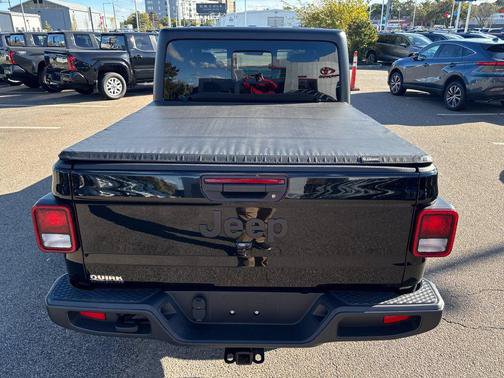 Used 2023 Jeep Gladiator Sport AWD/4WD image 6