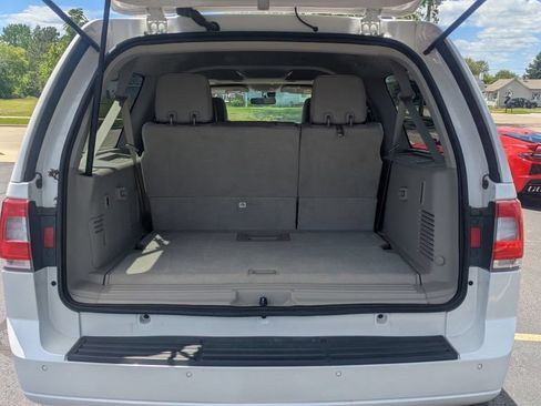 Used 2017 Lincoln Navigator L Select AWD/4WD image 22