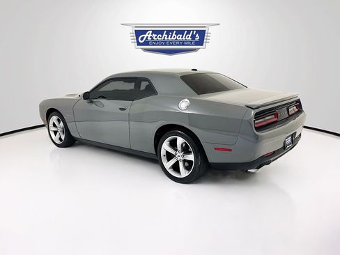 Used 2017 Dodge Challenger R/T RWD image 6